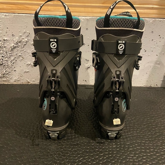 Scarpa F1 Woman’s Touring Boot - Size 23.5 - Picture 3 of 4